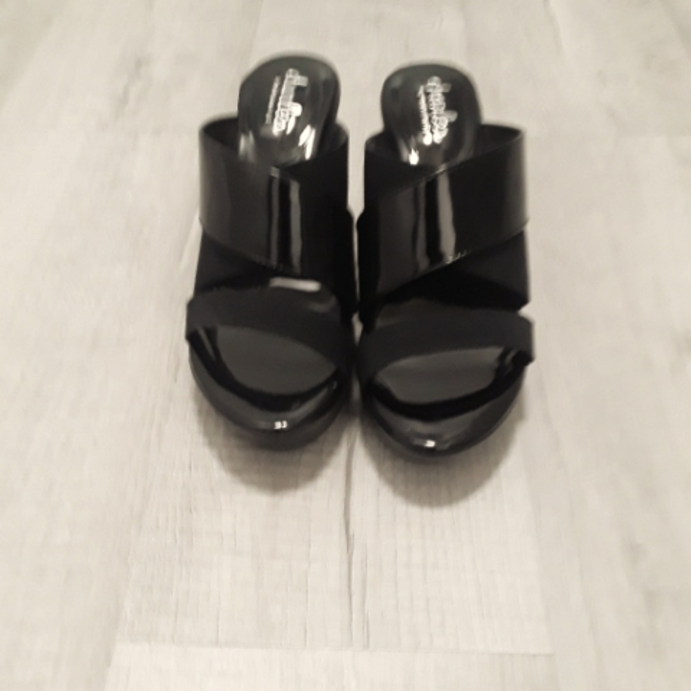 Charles by Charles David Wedge shoes size 7.